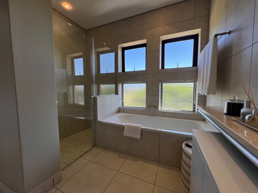 2 Bedroom Property for Sale in Oubaai Western Cape